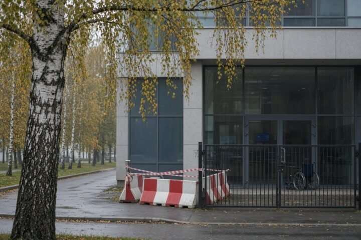 A quarantine without a diagnosis: Irkutsk’s hospitals caught in the middle