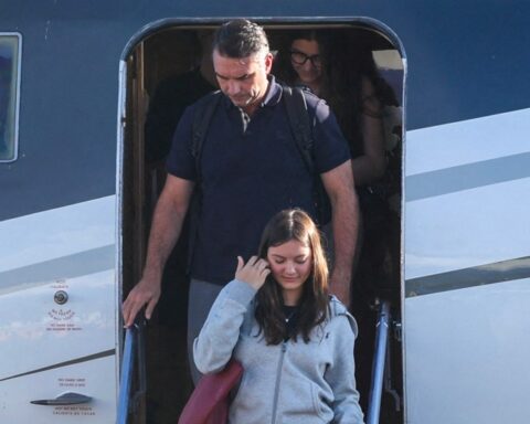 Flavio Bolsonaro arrives in Miami after his election defeat in Brazil