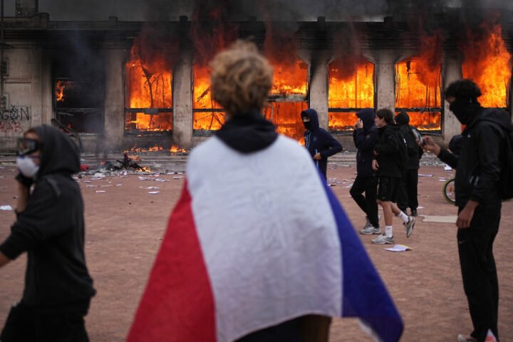 France's far right gains ground amid weekend riots and economic unrest