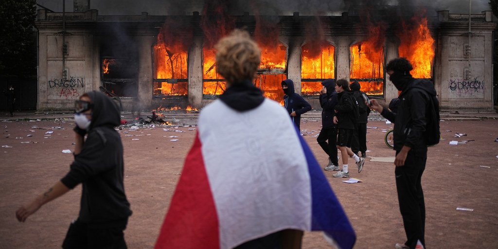France's far right gains ground amid weekend riots and economic unrest