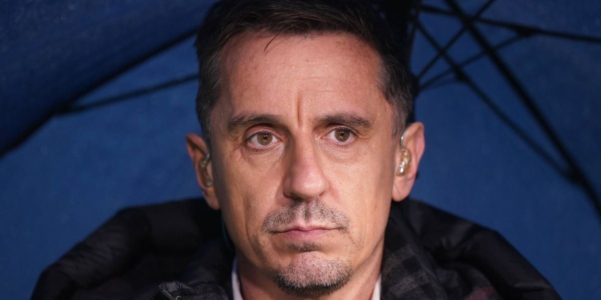 Gary Neville criticizes Manchester United players for lack of professionalism after fan backlash