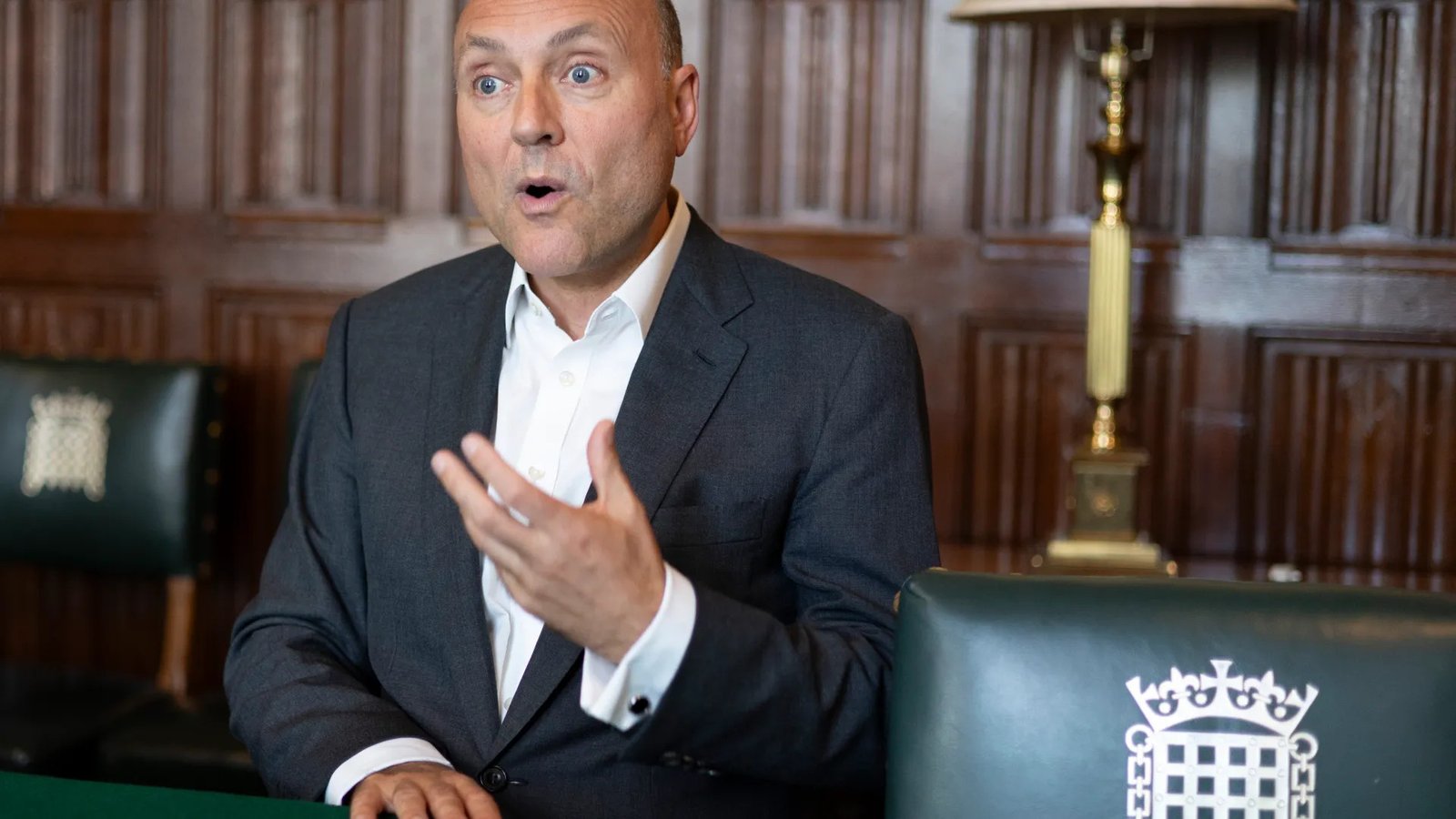 Government plans to end student loans for non-EU foreign students, saving £1 billion annually