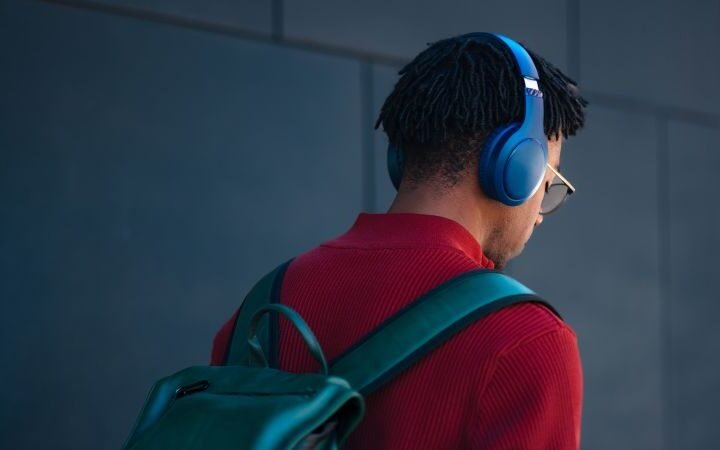 Headphone dependency among youth: what are they sacrificing by avoiding silence?