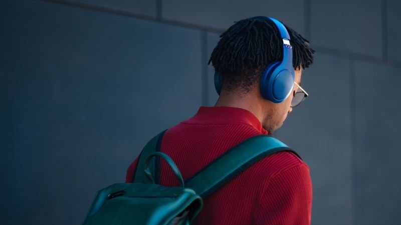 Headphone dependency among youth: what are they sacrificing by avoiding silence?