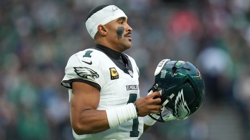 Jalen Hurts faces season-ending injury as blood clots raise safety concerns for Eagles