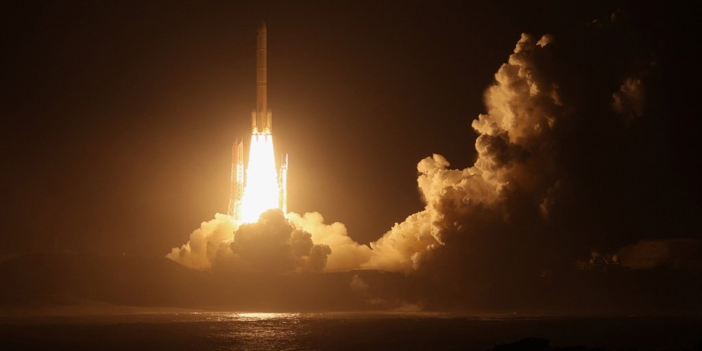 Japan embarks on ambitious mission to explore Martian moons and collect soil samples