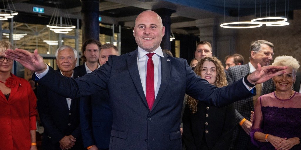 Latvian PM set to form pro-Ukraine coalition following significant election victory