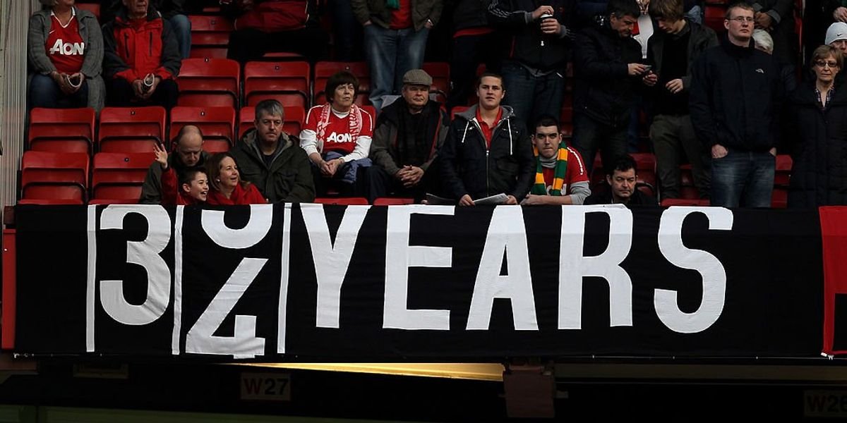 Manchester United supporters to display banner highlighting Manchester City's 50-year trophy drought