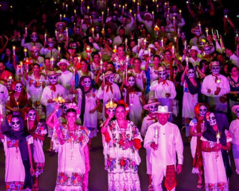 Mexico's Day of the Dead celebrations highlight rich traditions amid rising tourism tensions