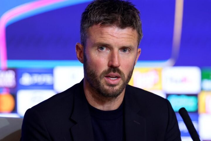 Michael Carrick addresses Lisandro Martinez's situation ahead of crucial Manchester United clash