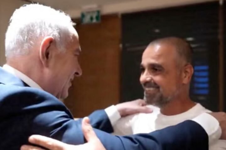Netanyahu hails pilot as hero following Flydubai flight hijacking attempt