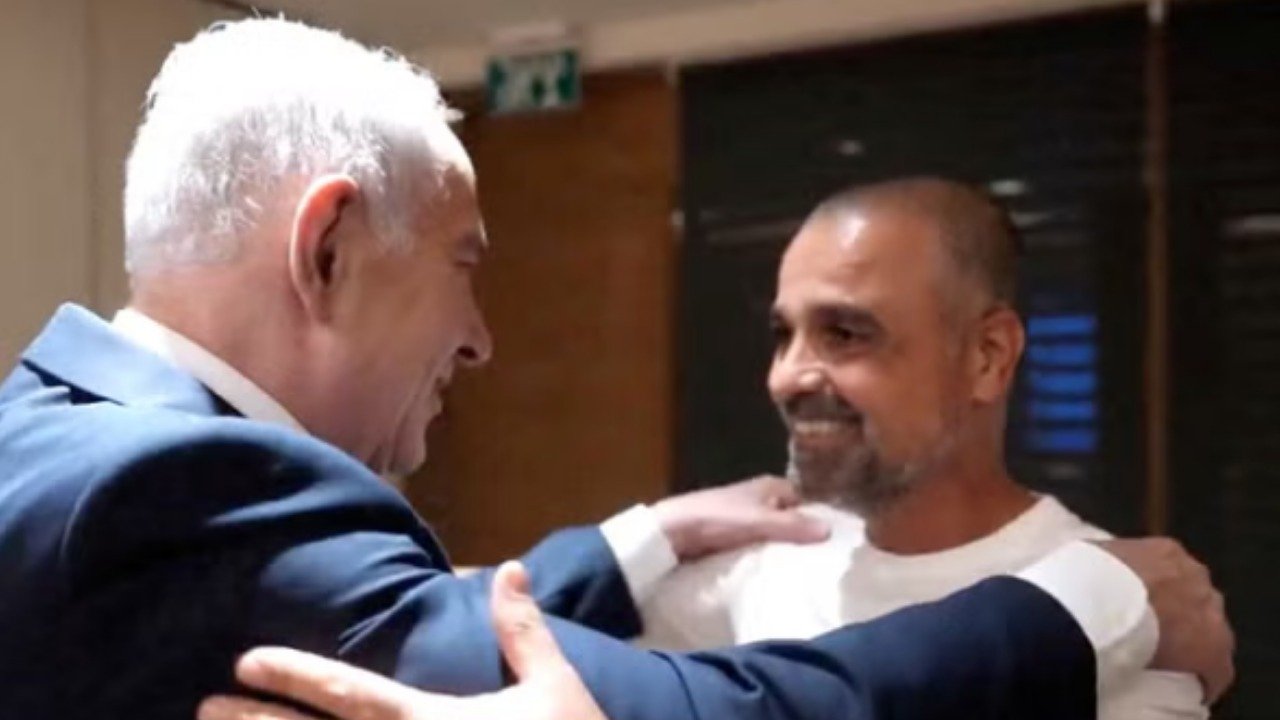 Netanyahu hails pilot as hero following Flydubai flight hijacking attempt