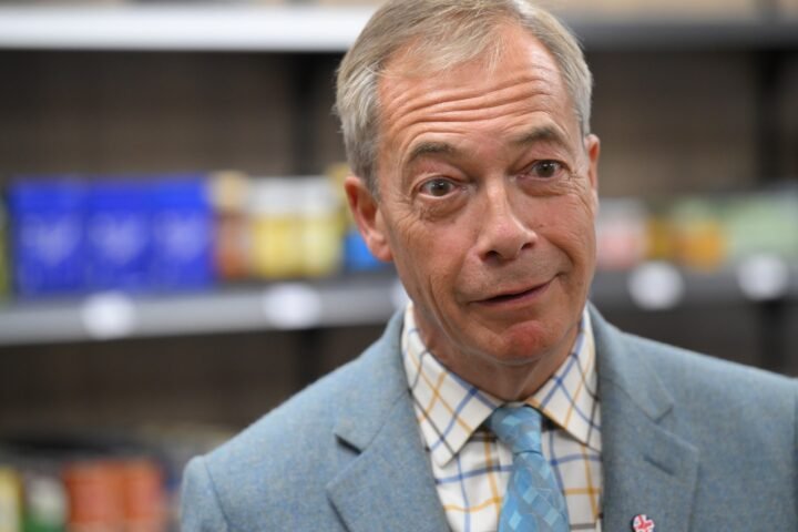 Nigel Farage promises to end UK asylum system and deport 90,000 asylum seekers immediately