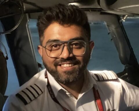 Pilot celebrated for averting disaster on Israel-bound flight after attacker strikes