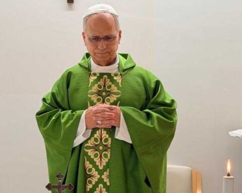 Pope Leo XIV shows signs of recovery after lung cancer surgery, Vatican reports