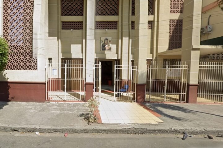 Priest in Ecuador dies after crucifix falls during livestreamed Mass