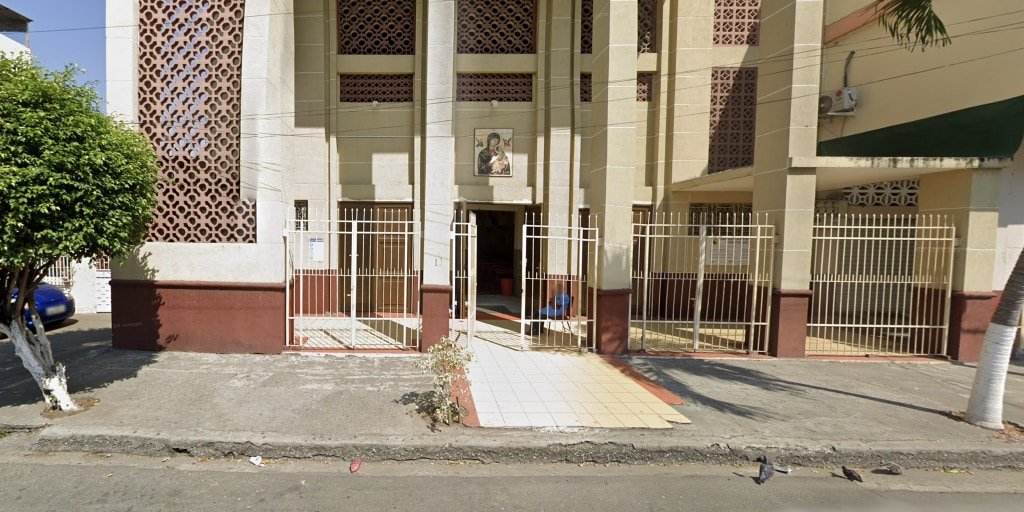 Priest in Ecuador dies after crucifix falls during livestreamed Mass
