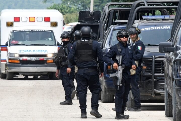 Prison riot in Sinaloa leaves ten dead and sixteen injured during visit hours