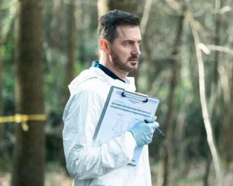 Richard Armitage recalls improvising infamous pillow scene in Netflix's Obsession