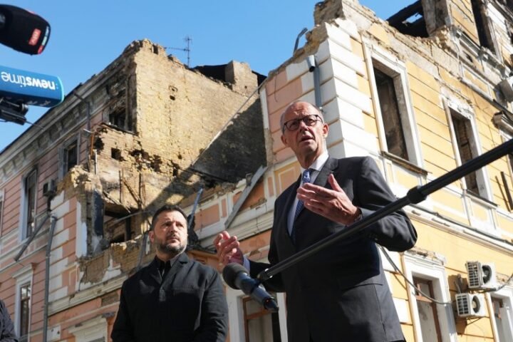 Russia intensifies attacks on Kyiv during visit by German chancellor, signaling new escalation