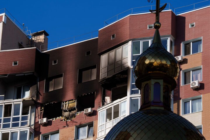 Russian airstrikes disrupt traffic on three key Kyiv bridges, a new tactic in warfare