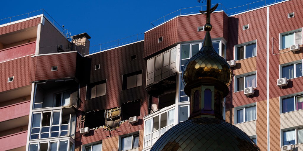 Russian airstrikes disrupt traffic on three key Kyiv bridges, a new tactic in warfare