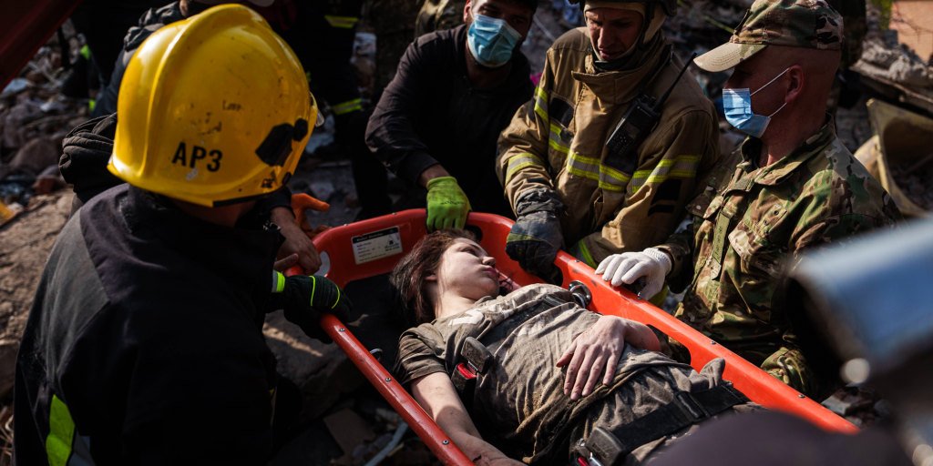 Russian strikes on Ukraine kill at least 21 as Kyiv braces for major attack