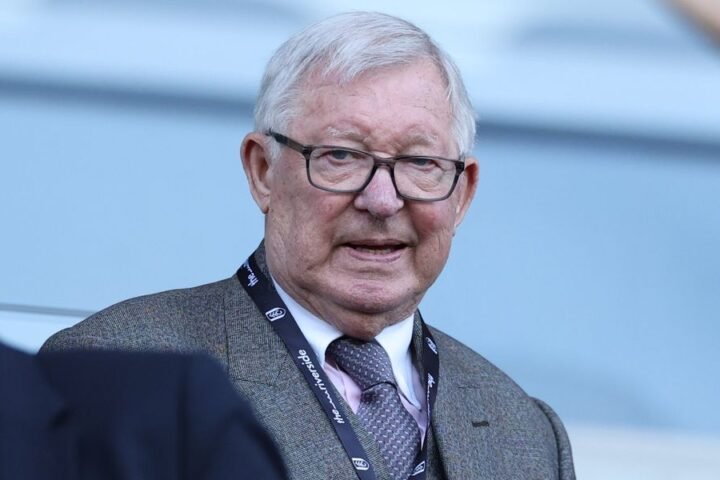 Sir Alex Ferguson hopes to witness opening of Manchester United's new stadium