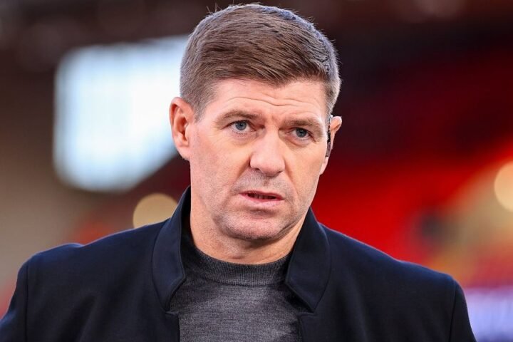 Steven Gerrard considers surprise return to management amid Wrexham pressures on Phil Parkinson