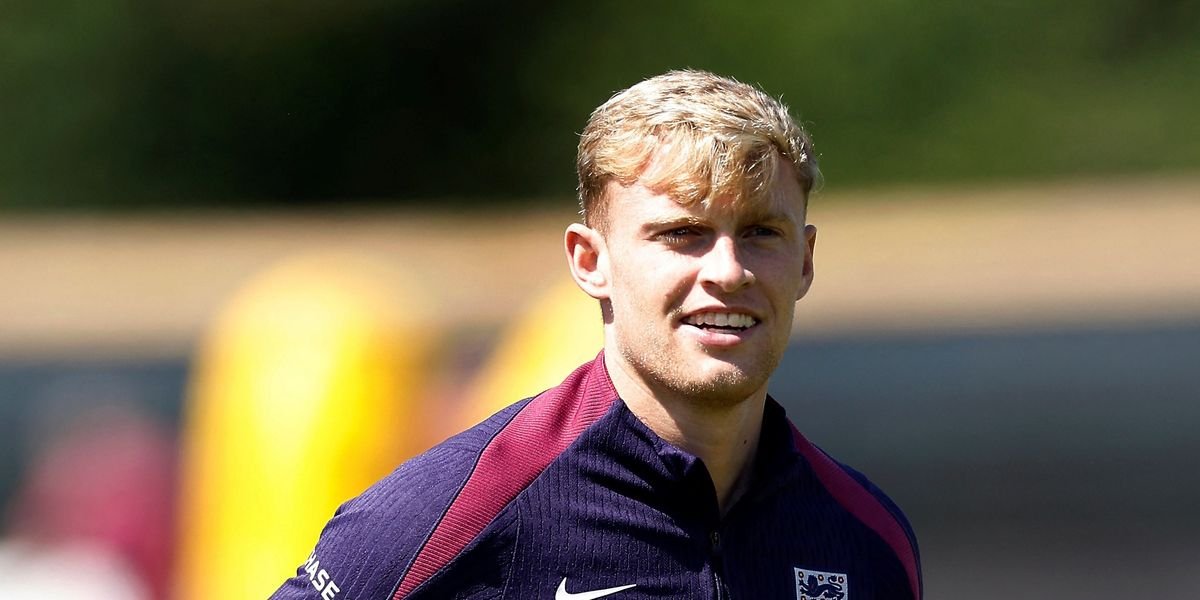 Stubbs tips Jarrad Branthwaite to elevate his game after impressive start for Everton