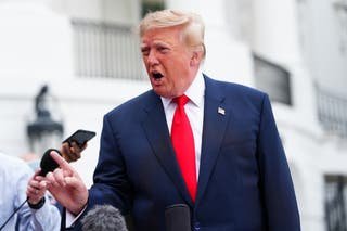 Trump calls for new Ukrainian leadership, criticizes Zelensky amid ongoing war