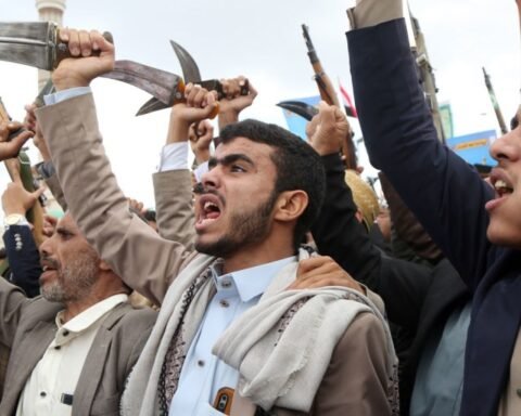 Yemen's government launches military operations to reclaim territory from Houthi forces